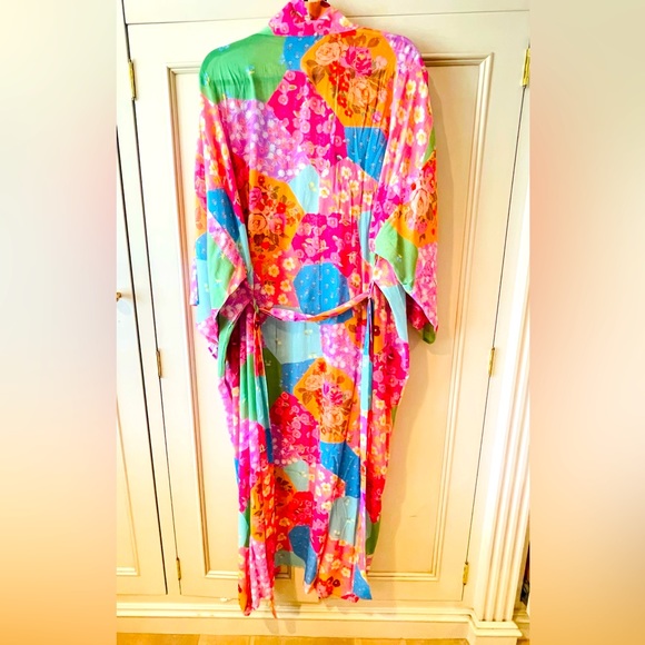SPELL ..Freda Robe . NWT. Gorgeous Piece to add to your collection. Size S/M. - Picture 4 of 12